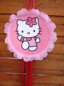 pinata, pinata party, pinata hello kitty, oferte pinata, hello-kitty-pinata, pinata cu snur, pinata modele
