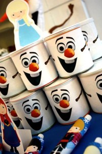 jocuri de petrecere, activitati de petrecere, idei de jocuri la petrecere, jocuri la petrecere frozen, jocuri la petrecere regatul de gheata, jocuri cu elsa, activitati cu elsa, jocuri si intreceri probe de stefate, idei de activitati la petrecerile cu tematica frozen, activitati petrecere regatul de gheata