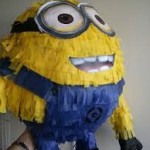 pinata-minion-jocul-pinata-minion-pinata-pinata-party-pinata-petreceri-pinata-pentru-evenimente-cadouri-pinata