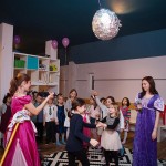 party la oz cu pinata disco ball